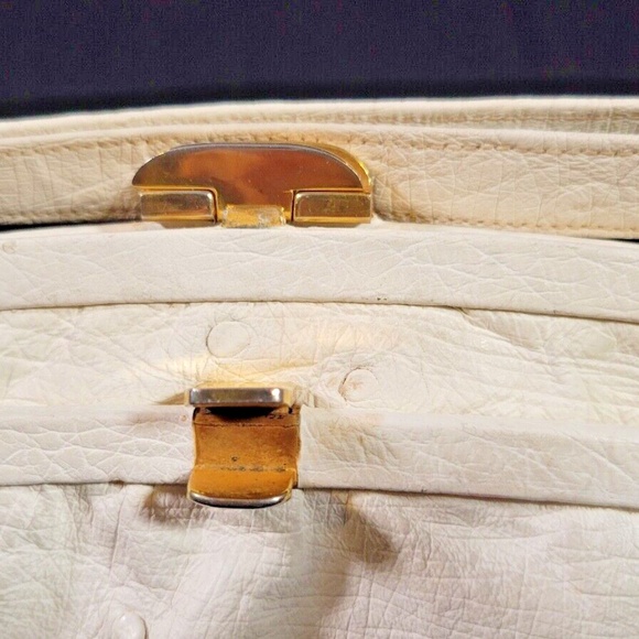 Extremely Rare Ivory White Ostrich Leather Gucci Bag from 1963 - Picture 3 of 11